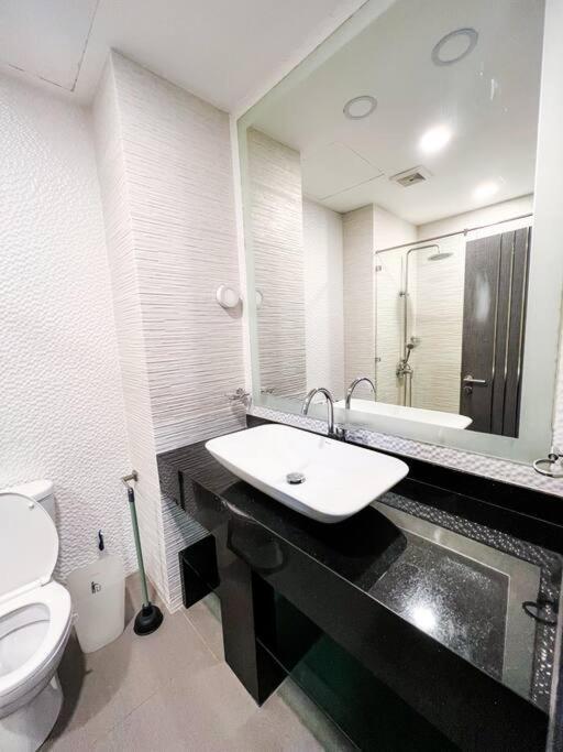 Beachfront Retreat King Size Studio At Iconic Vt6! Apartment *