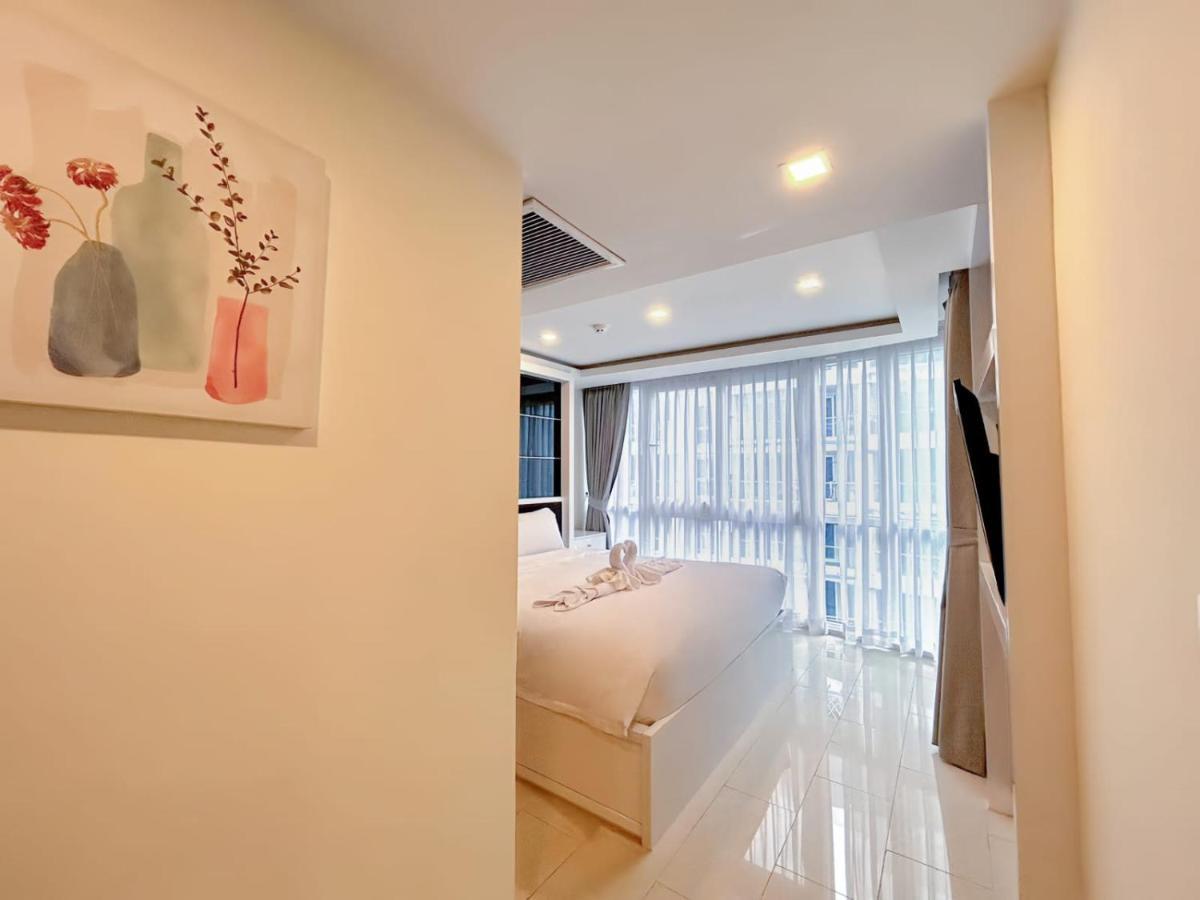 Grand Avenue Pattaya