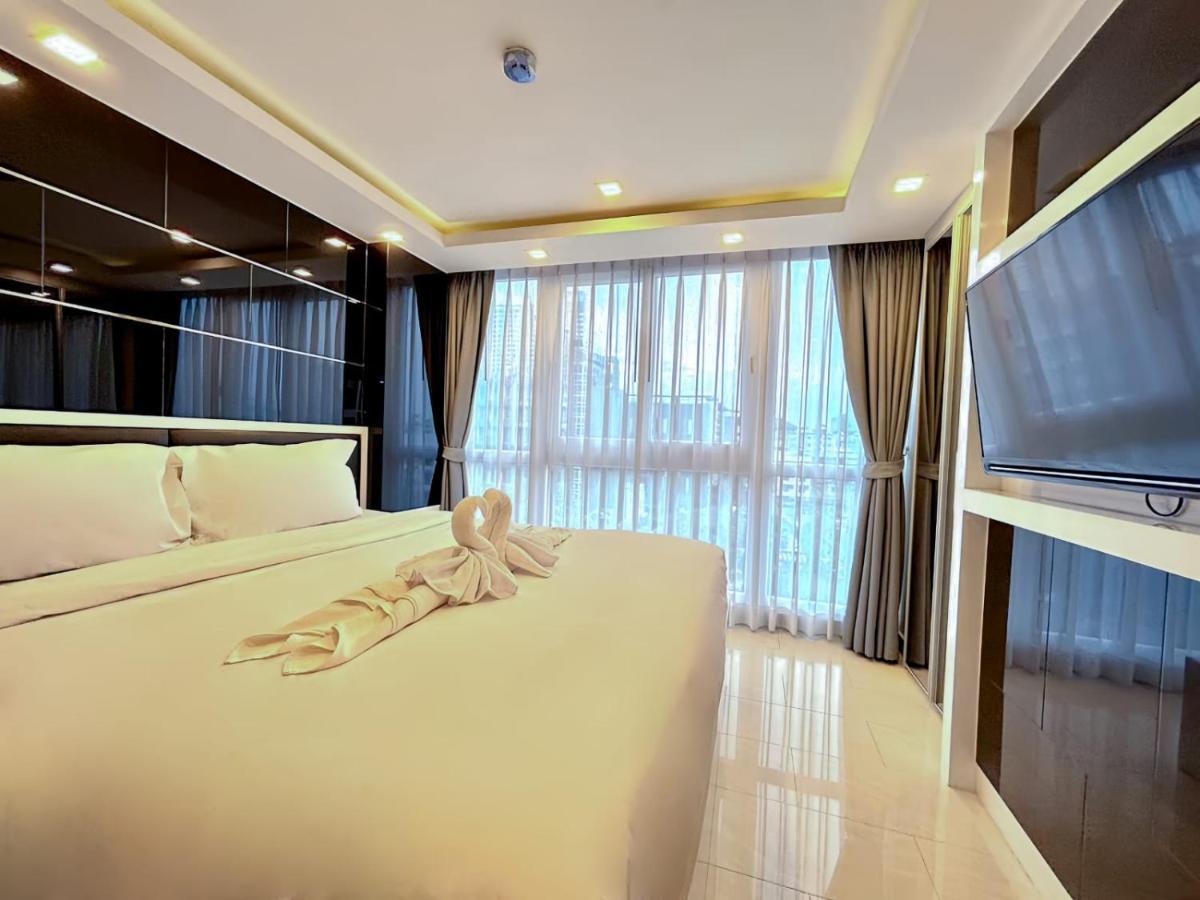 Grand Avenue Apartment