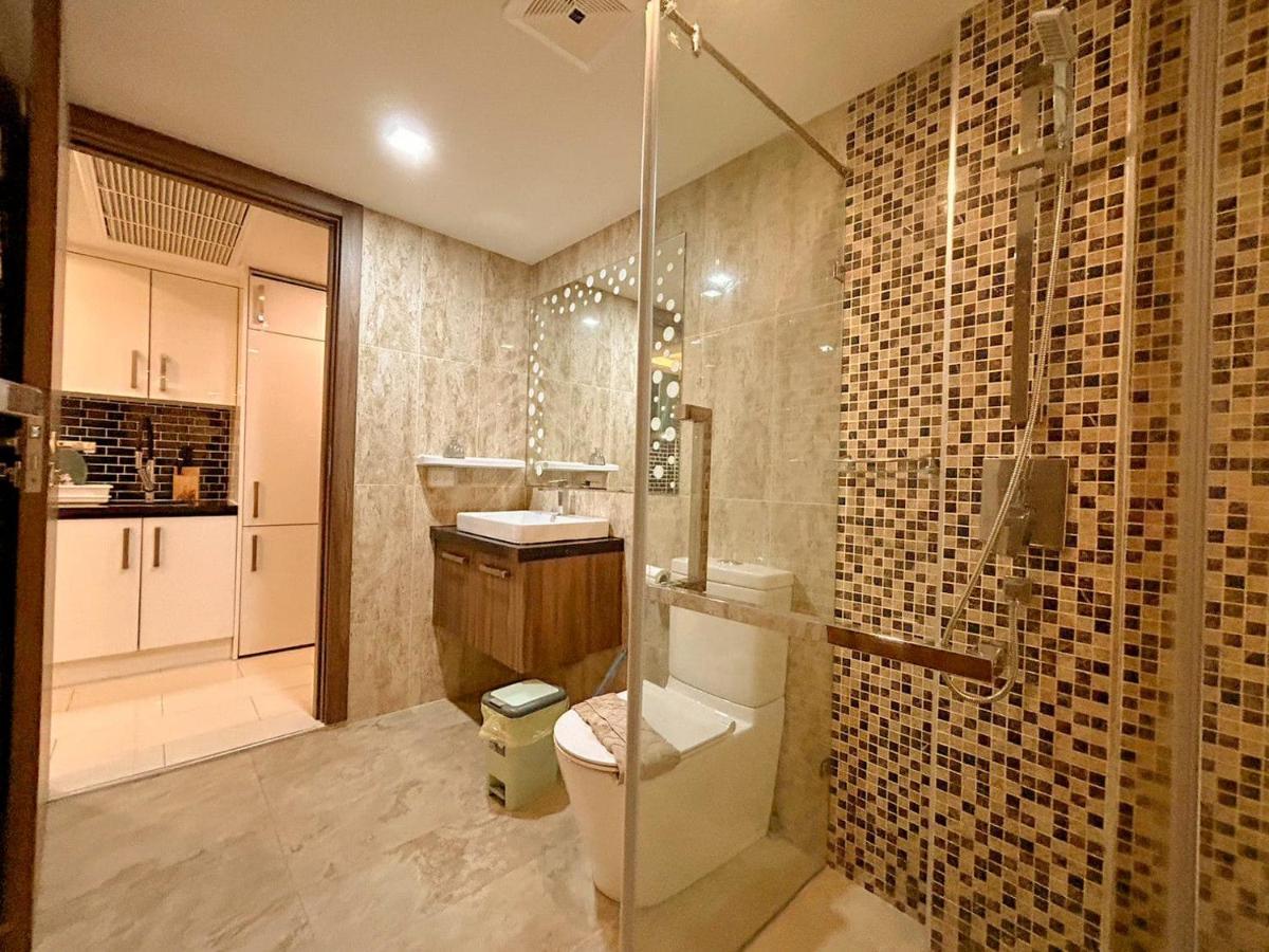 Grand Avenue Pattaya