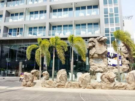 Centara Avenue 2 Bedrooms Pool View Apartment *