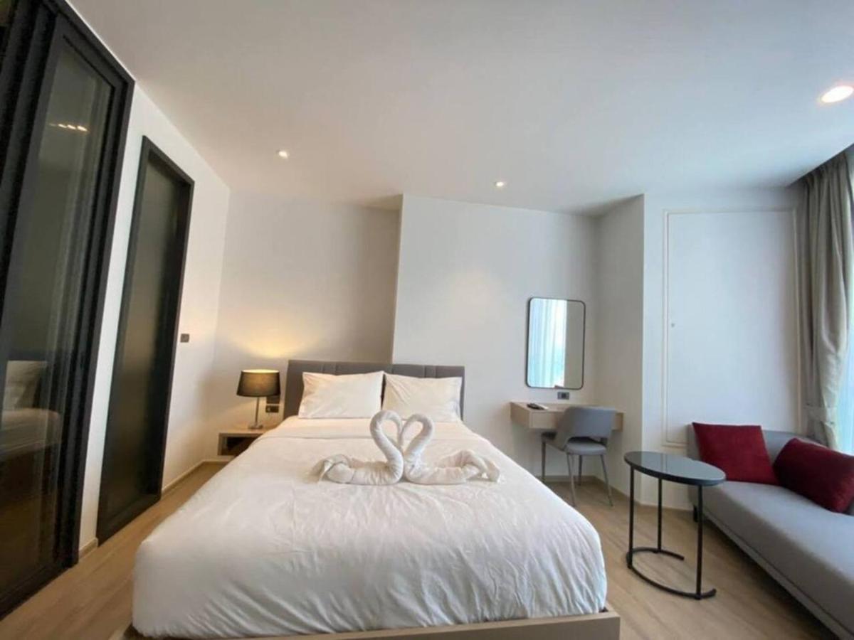 Edge Seaside Luxury Stylish Steps Away From * Pattaya