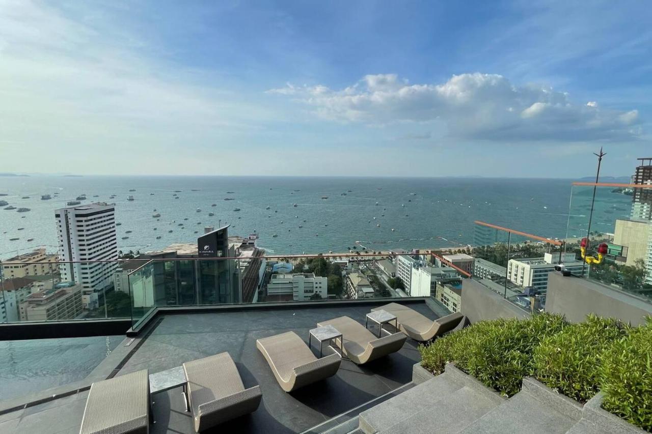Edge Seaside Luxury Stylish Steps Away From * Pattaya