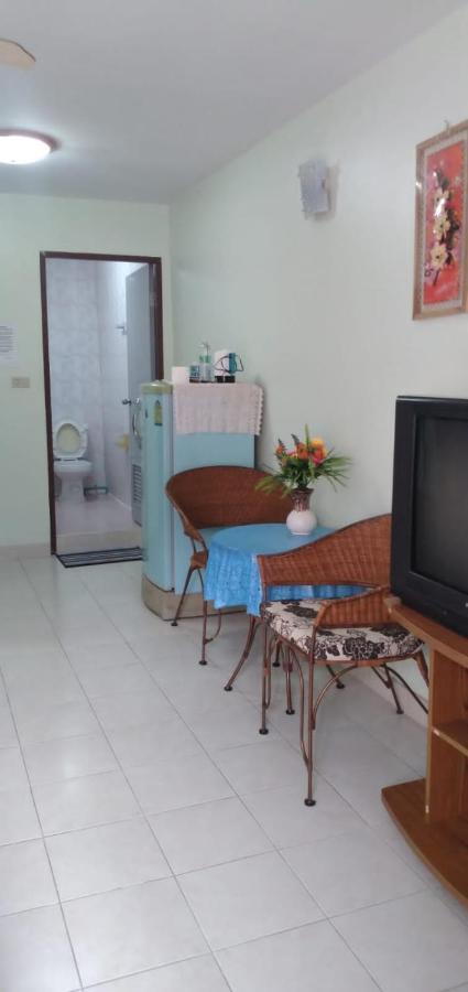 Guest house Kingfisher House And Bar