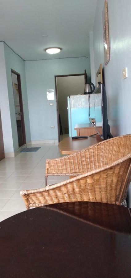 Guest house Kingfisher House And Bar