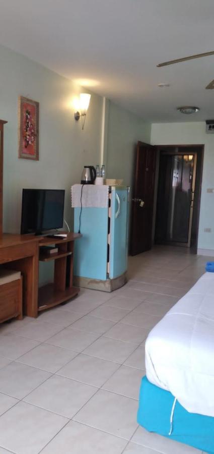 Kingfisher House And Bar Guest house