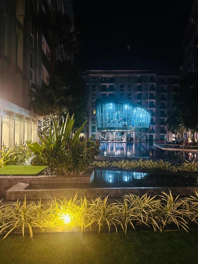 Center Residents Pool View Pattaya