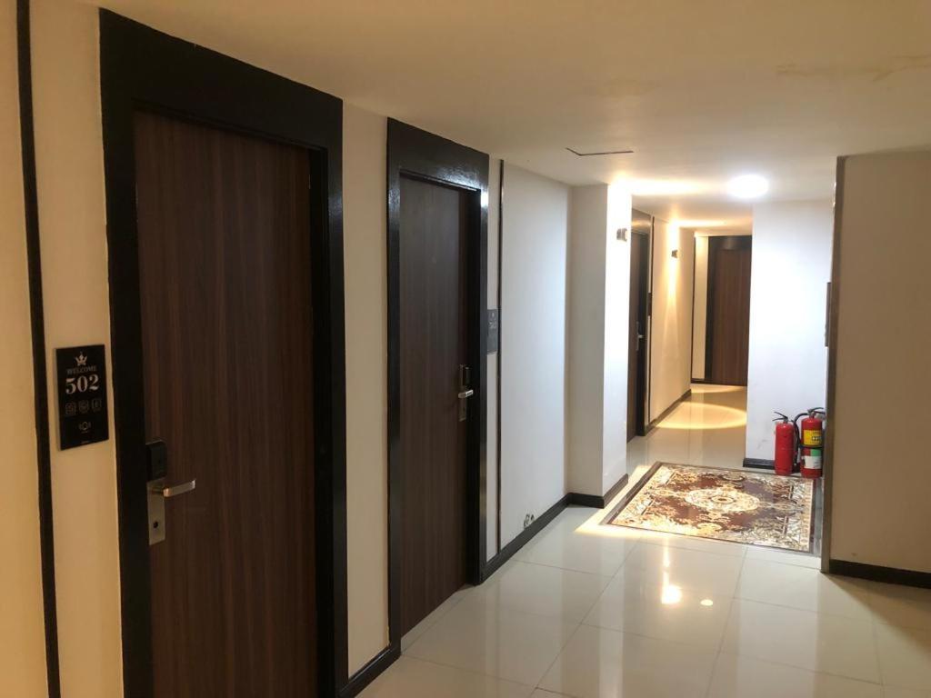 Abunawas Merry At Walking Street Pattaya