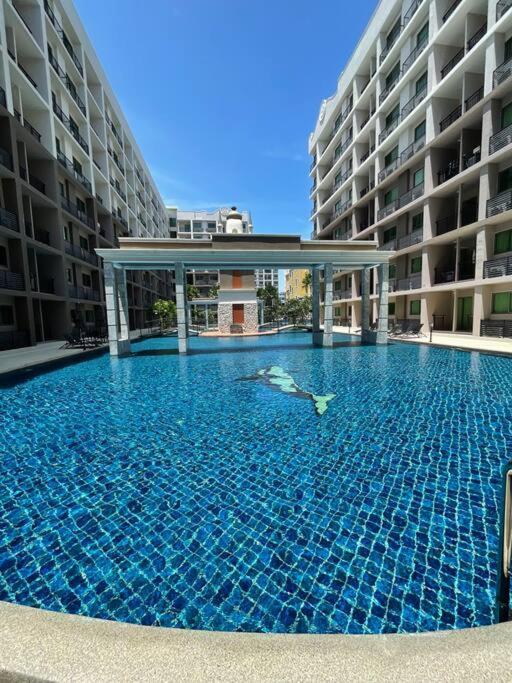 Arcadia Condo: Spacious 3-room With Entertainment & Amenities Pattaya