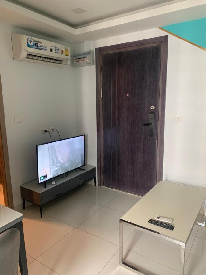 High Floor Arcadia: Pool View Near Walking Street Pattaya