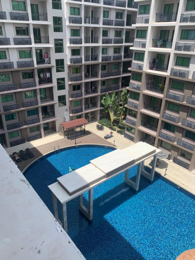 High Floor Arcadia: Pool View Near Walking Street Pattaya