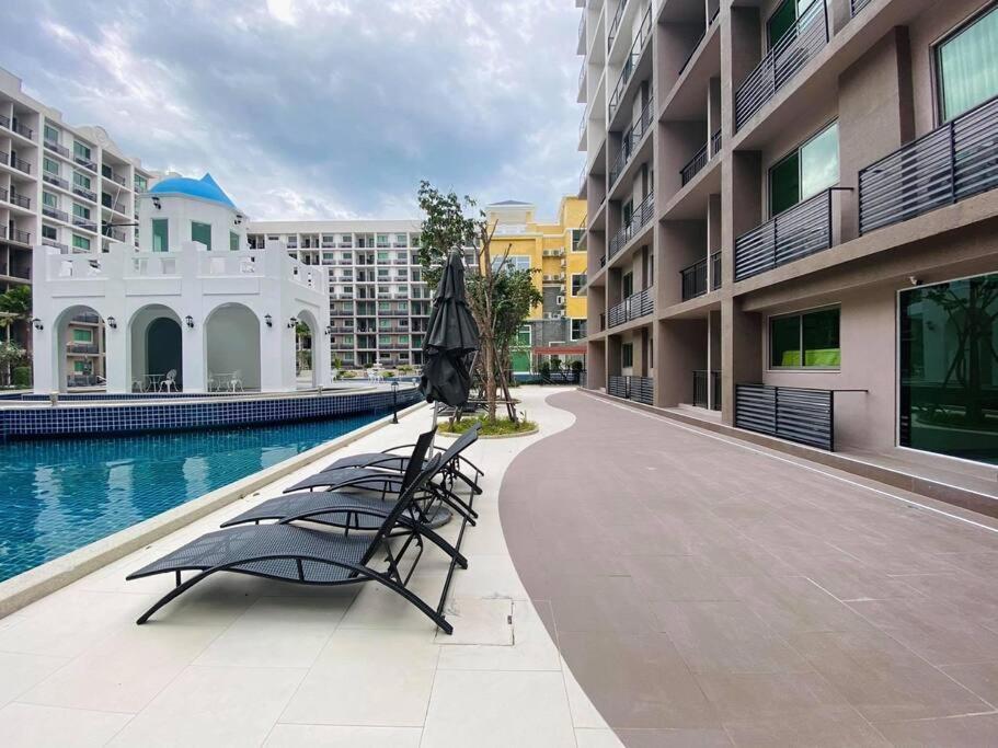 Pool View Arcadia Continental 1 Bedroom Apartment