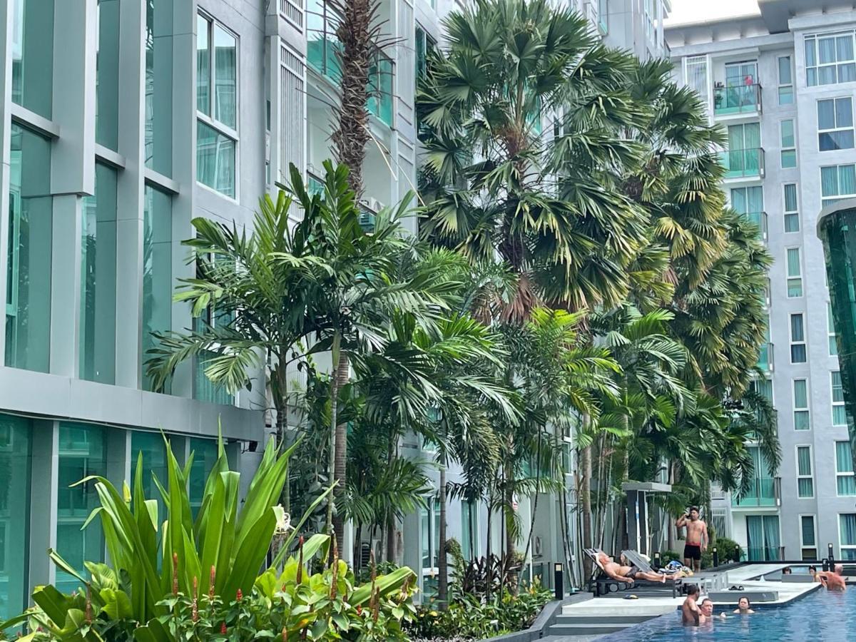 Apartment Center & Hot Hot Hot *