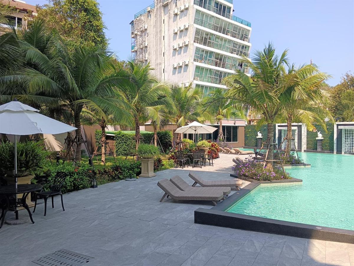 Arcadia Center Apartment *