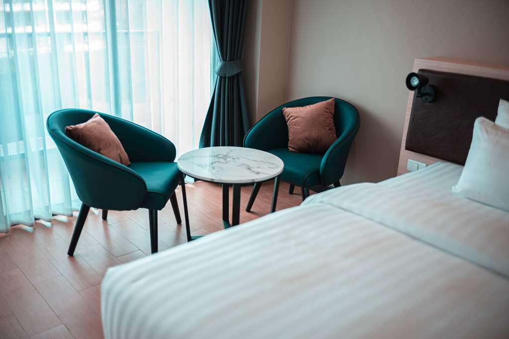 Hotel Lewit Pattaya, A Member Of Radisson Individuals 5*