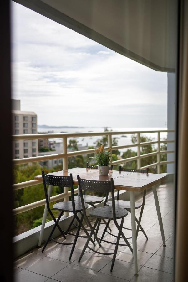 Walking Street Side View Talay 6 Apartment Pattaya