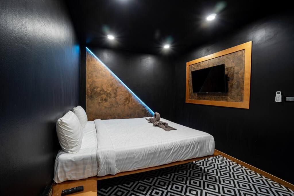 Buakhao Center 5 Bedroom Villa *