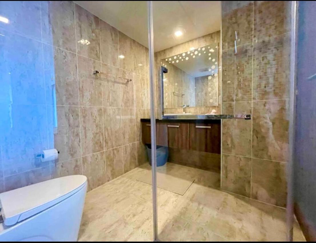 Large Deluxe Grand Avenue Apartment Pattaya