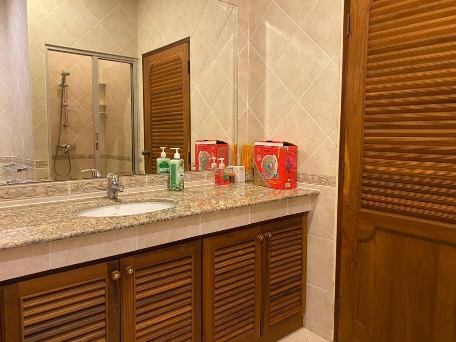 Villa 50m,near Walking St,3+2br Pattaya