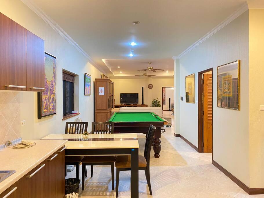 50m,near Walking St,3+2br Pattaya