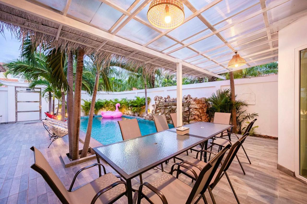 Majestic Pool 4 Bedrooms Private * Pattaya