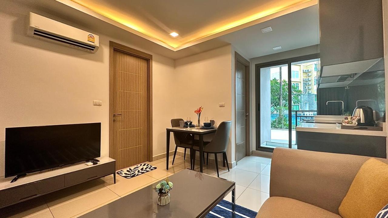 Arcadia With Pool Access-e & Gym-sauna And Fast Net