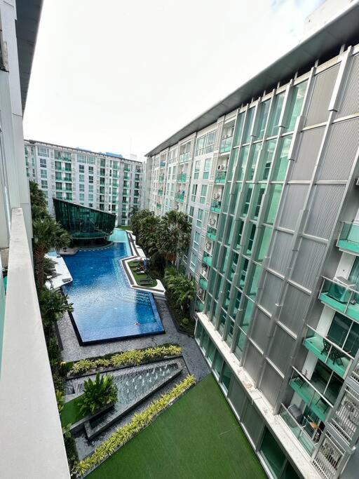 Apartment Center - Pool View *