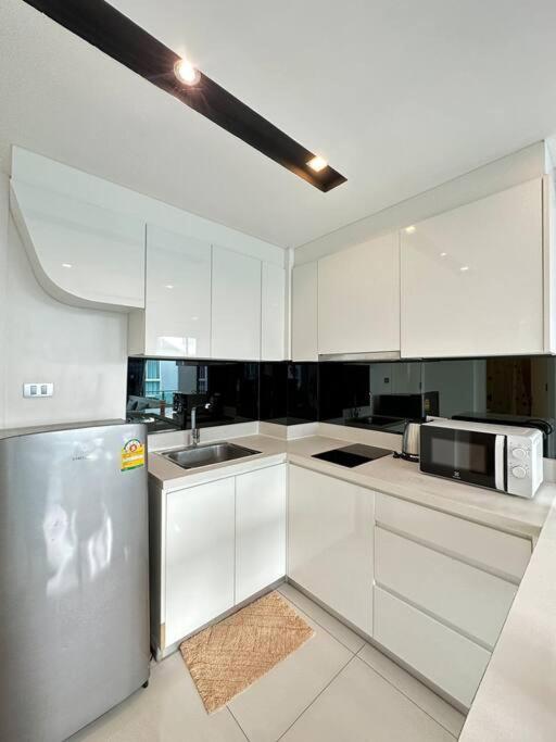Center - Pool View Apartment *