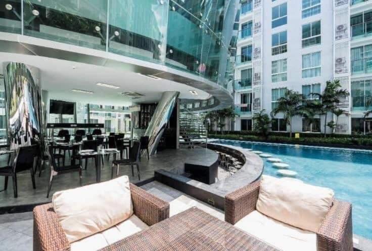 Center - Pool View * Pattaya