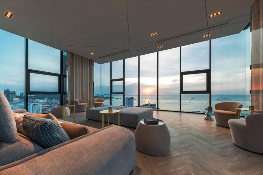 Sea View With Large Balcony @