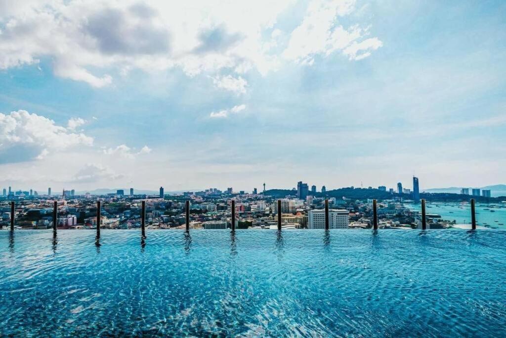 Sea View With Large Balcony @ Apartment Pattaya