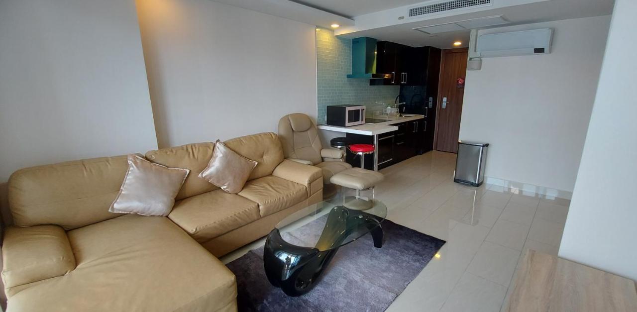 Grand Avenue - Luxury - 2 Bedroom 2 Baths - Pool-view Apartment
