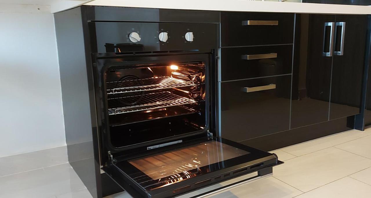 Grand Avenue - Luxury - 2 Bedroom 2 Baths - Pool-view Apartment