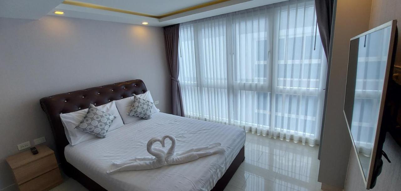 Grand Avenue - Luxury - 2 Bedroom 2 Baths - Pool-view *