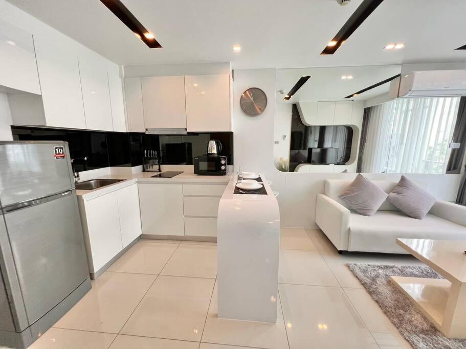 Apartment At 1 Bed In Ccr Condominium