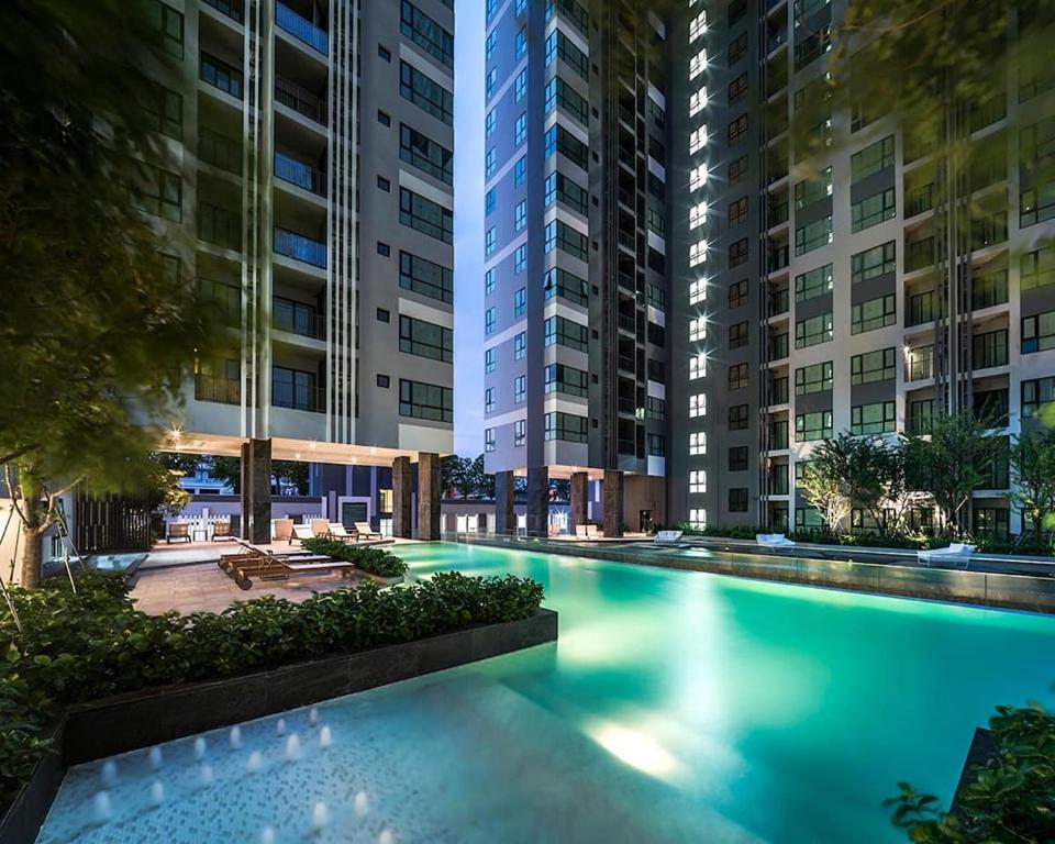 Location In Pattaya, Sky Pool & Infinity Edge * Pattaya