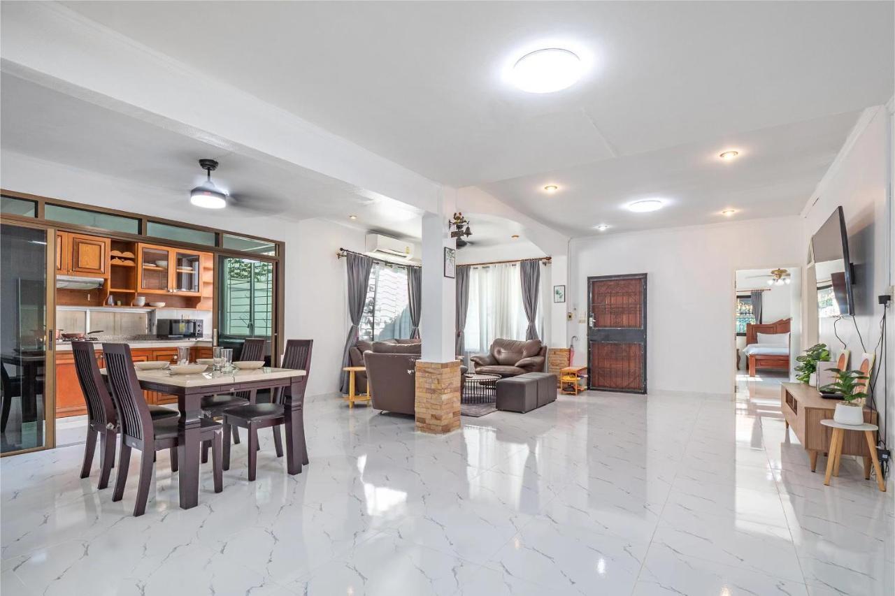 Deluxe 3 Bedrooms With Fancy Pool In Downtown Villa
