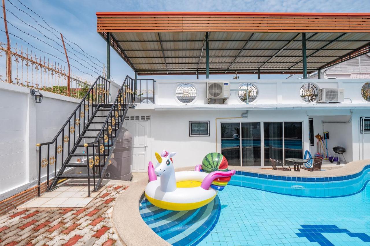 Deluxe 3 Bedrooms With Fancy Pool In Downtown Pattaya