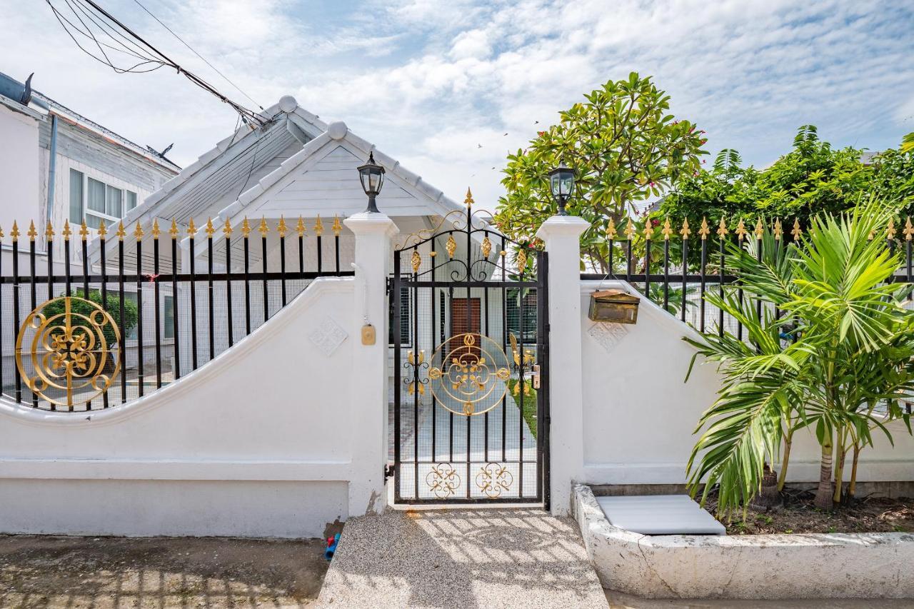 Deluxe 3 Bedrooms With Fancy Pool In Downtown Villa Pattaya
