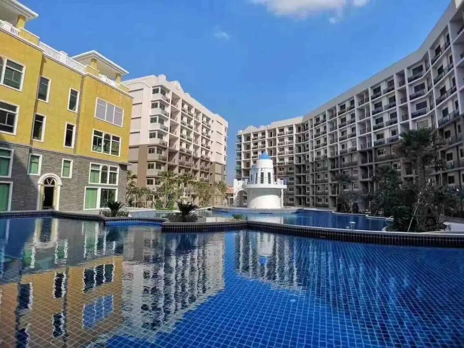 Pleasant Pool View Arcadia 1 Bedroom *