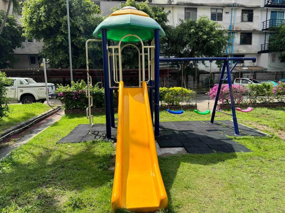 高端观景公寓：室内如画，乳胶床枕，双条车直达各景点，机场巴士站一墙之隔 * Pattaya