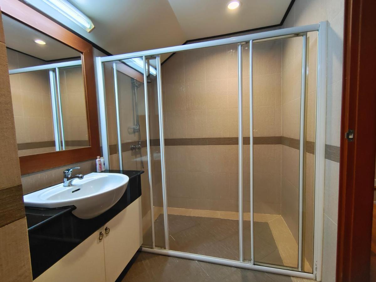 Villa Baan Natcha Pool Center