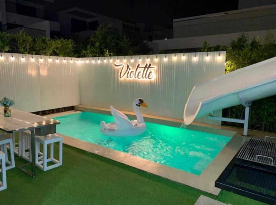 Plam Spring Pool D26 Hotel Pattaya