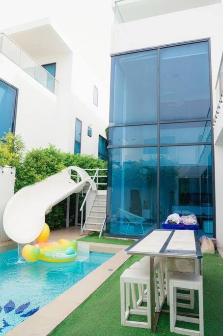 Plam Spring Pool D26 Pattaya