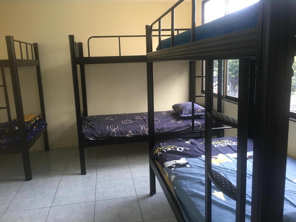 Hostel Gung Domitory *