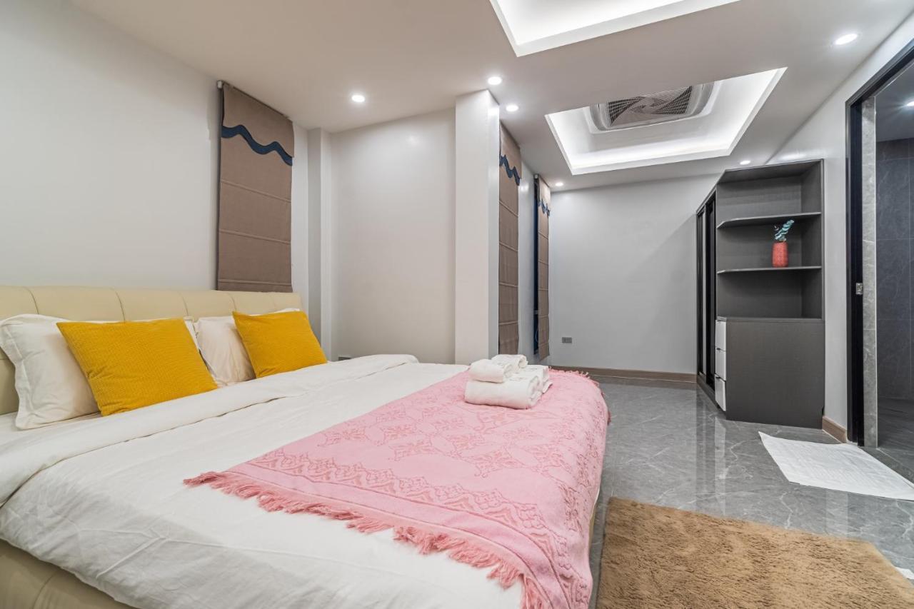 Villa King 【芭提雅市中心独栋villa】【泳池】【5卧7卫】【独立ktv包厢】【豪华装修】 *