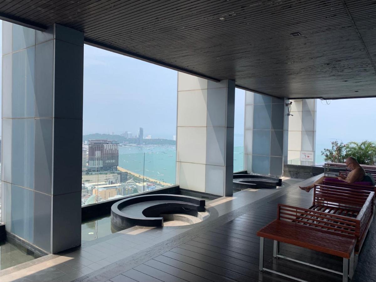 Pattaya市中心/临近海滩/无边泳池/家具齐全/24小时安保 Apartment