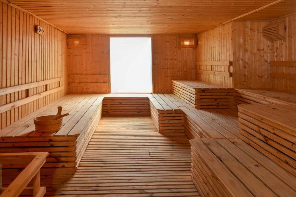 Garden Tower By Saowanee