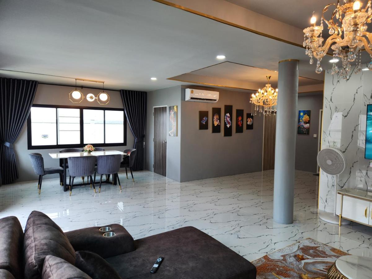 Tawan House *