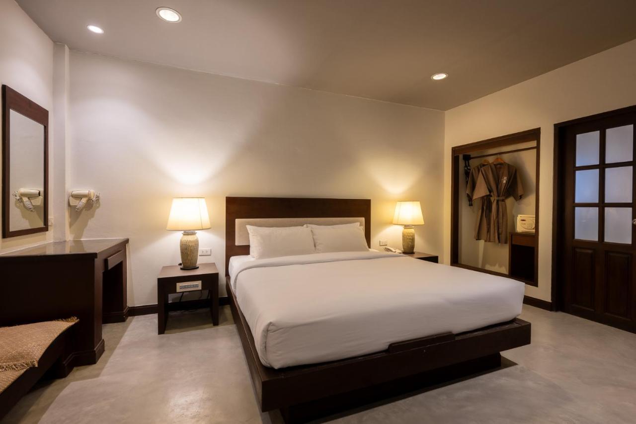 Rb Hotel